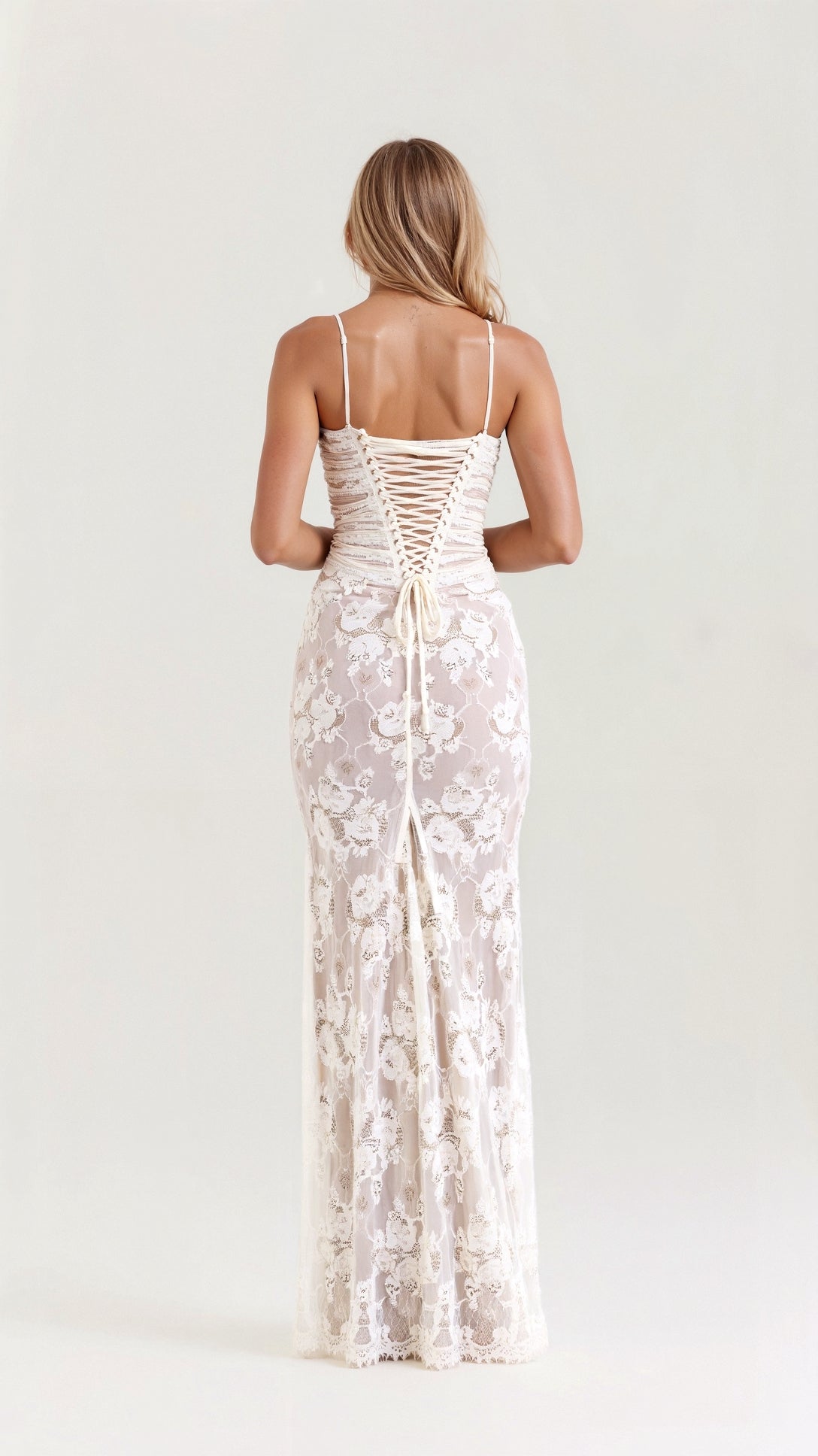 Noctyra | Elegantes Maxikleid mit klarer Abend-Silhouette