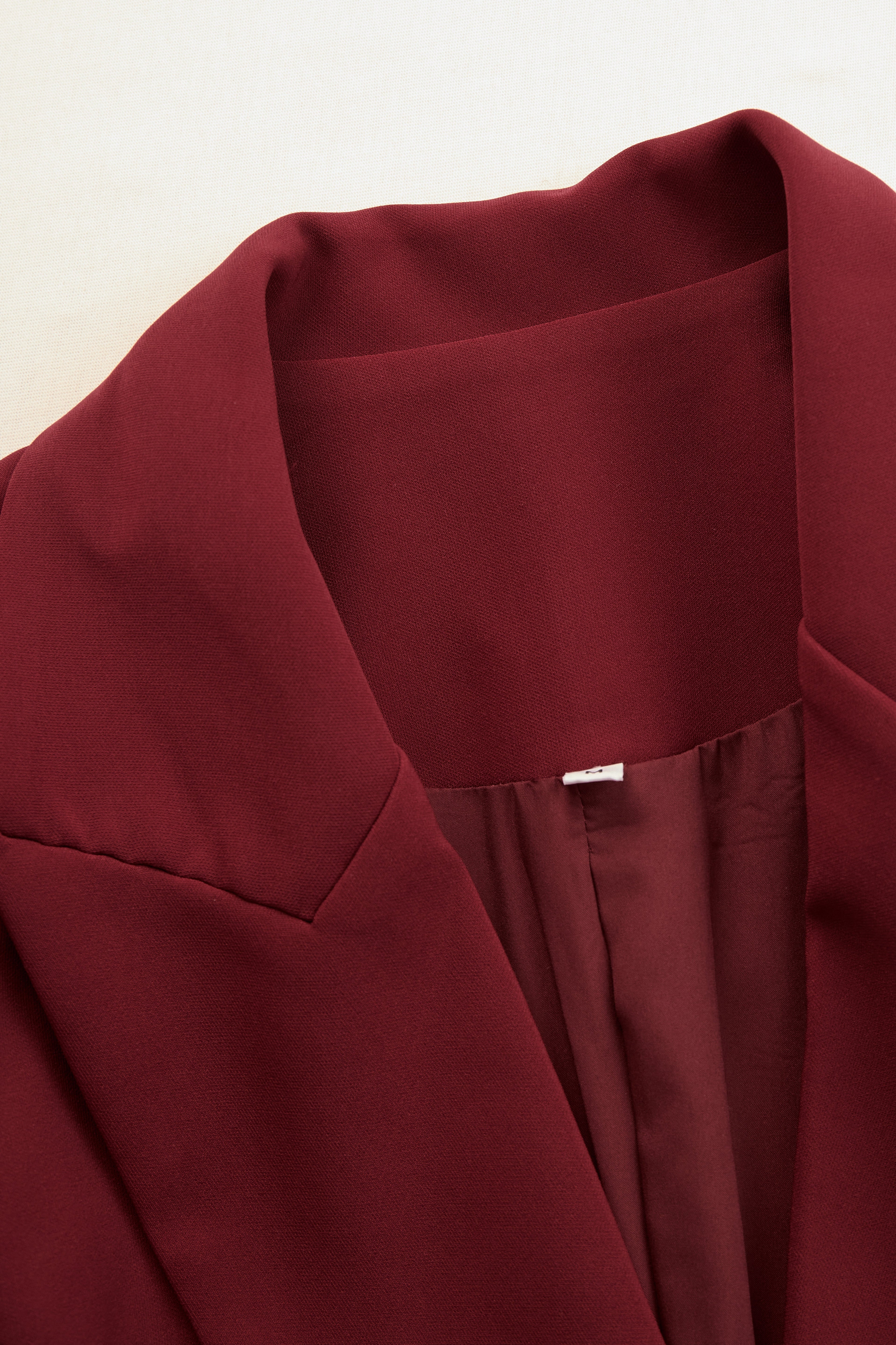 Valérie | Tailliertes Blazer-Kleid mit Midi-Länge und klarer Linienführung